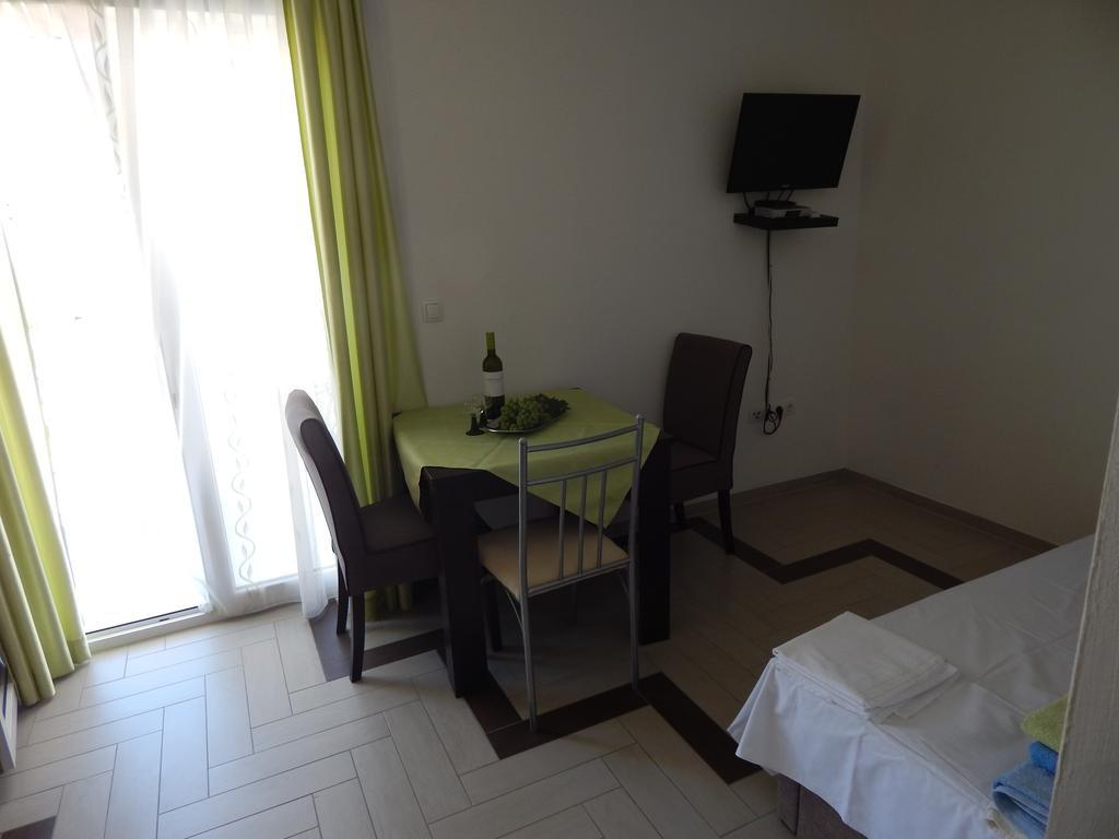 Apartments Sofija Podstrana Ngoại thất bức ảnh
