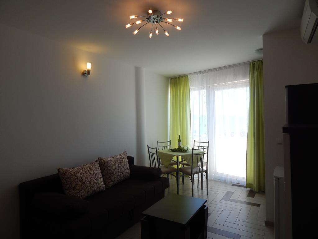 Apartments Sofija Podstrana Ngoại thất bức ảnh