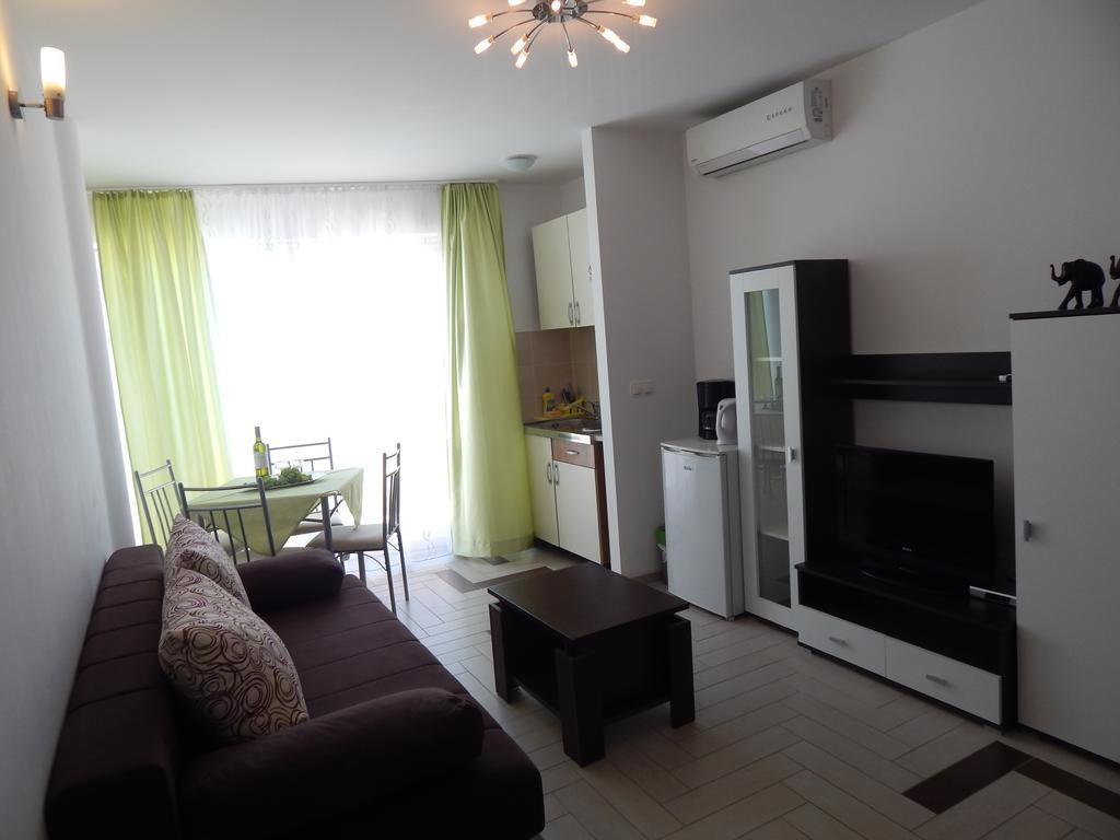 Apartments Sofija Podstrana Ngoại thất bức ảnh