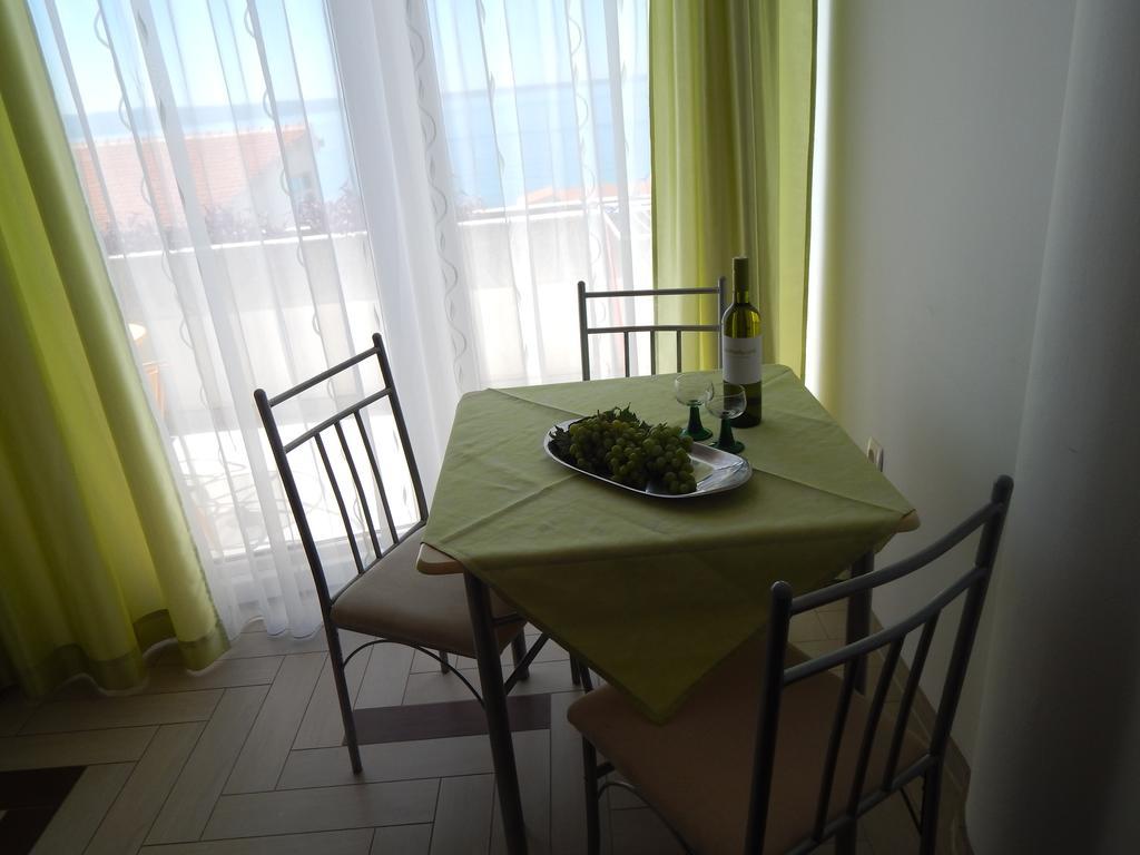 Apartments Sofija Podstrana Ngoại thất bức ảnh