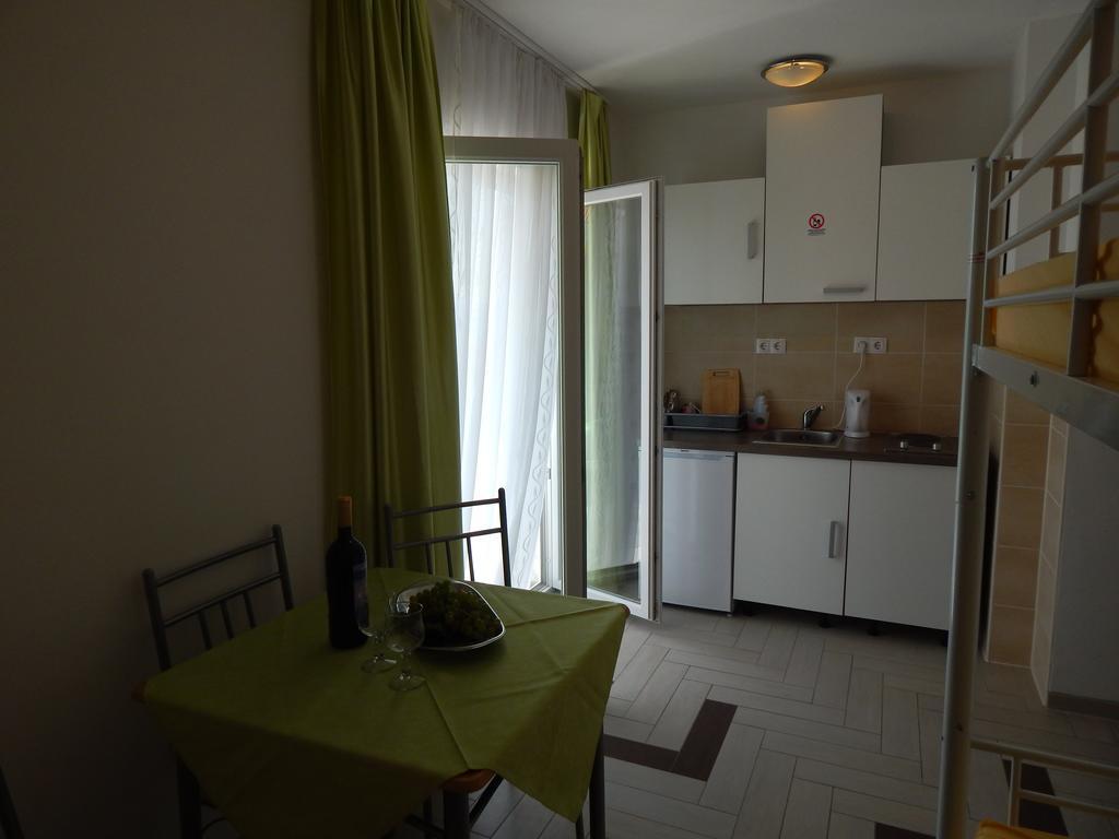 Apartments Sofija Podstrana Ngoại thất bức ảnh