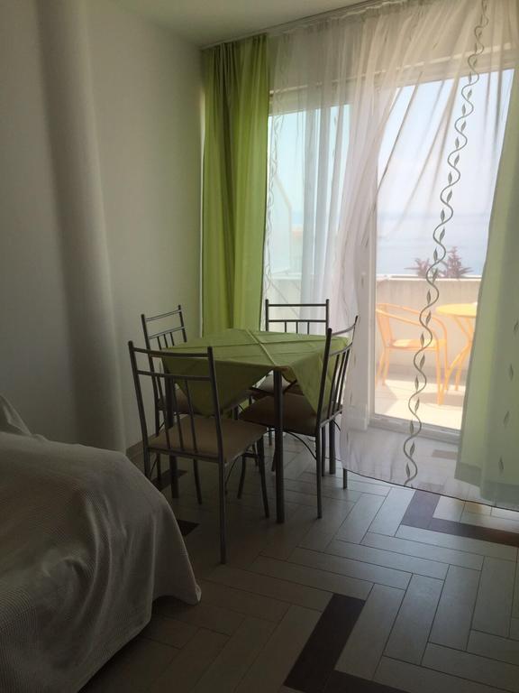 Apartments Sofija Podstrana Phòng bức ảnh